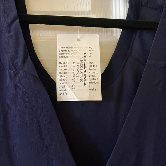 Chaser SILK basics v back tank navy blue - Picture 2 of 10